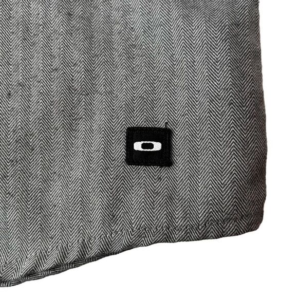 OAKLEY Men's Casual Long Sleeve Button-up Shirt in Gray Size XXL - Picture 9 of 13